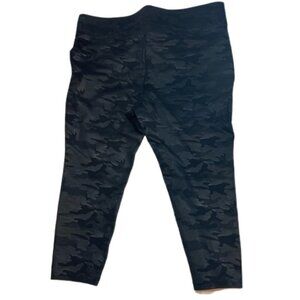 Torrid Black Camo Ponte Pull-On Crop Pants 4X | Stretchy Cropped Leggings